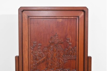 中古　美品　高級品　花梨(カリン)材　山水風景の彫刻が美しい衝立　(R-089734)