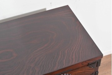 中古　美品　岩谷堂箪笥　美しい木目と重厚な金具が目を引く車箪笥　(R-089735)