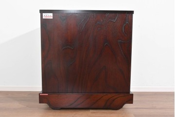 中古　美品　岩谷堂箪笥　美しい木目と重厚な金具が目を引く車箪笥　(R-089735)