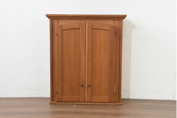 ヨーロッパヴィンテージ　チェリー無垢材　優しい木味のウォールキャビネット　(R-089748)