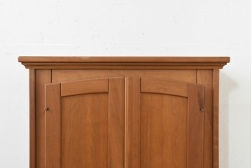 ヨーロッパヴィンテージ　チェリー無垢材　優しい木味のウォールキャビネット　(R-089748)