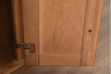ヨーロッパヴィンテージ　チェリー無垢材　優しい木味のウォールキャビネット　(R-089748)