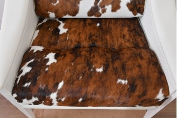 中古　美品　Poltrona Frau(ポルトローナ・フラウ)　Gio Ponti(ジオ・ポンティ)　カウスキン　Dezza(デッザ)　洗練されたデザインのアームチェア　現行定価約180万円(R-089750)