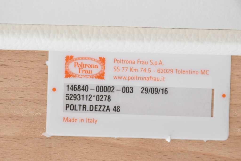 中古　美品　Poltrona Frau(ポルトローナ・フラウ)　Gio Ponti(ジオ・ポンティ)　カウスキン　Dezza(デッザ)　洗練されたデザインのアームチェア　現行定価約180万円(R-089750)