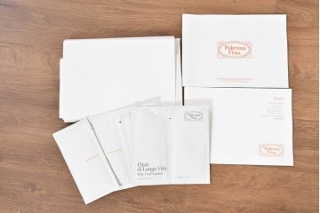 中古　美品　Poltrona Frau(ポルトローナ・フラウ)　Gio Ponti(ジオ・ポンティ)　カウスキン　Dezza(デッザ)　洗練されたデザインのアームチェア　現行定価約180万円(R-089750)