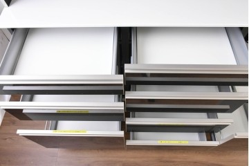 中古　超美品　AYANO(綾野製作所)　スタイリッシュなキッチンキャビネット　(R-089753)