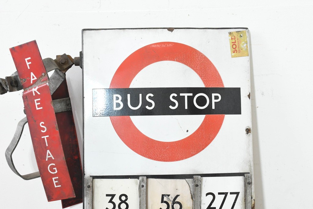 イギリスヴィンテージ　1950年から1970年頃　ロンドン交通局　ラウンデル(Roundel)　BUS STOP(バスストップ)　レトロな魅力あふれるバス停看板　(R-089757)