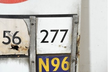 イギリスヴィンテージ　1950年から1970年頃　ロンドン交通局　ラウンデル(Roundel)　BUS STOP(バスストップ)　レトロな魅力あふれるバス停看板　(R-089757)