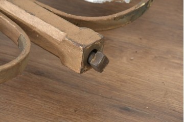 フランスアンティーク　アイアン製　蔦の葉装飾のクラシカルな吊り下げオーナメント　(R-089768)