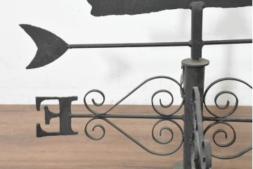 イギリスヴィンテージ　鍛冶職人のシルエットが個性的な風向計　(R-089769)