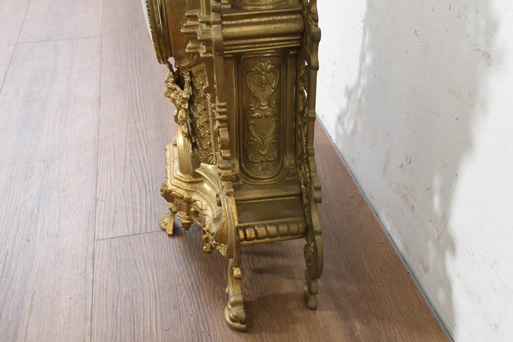 中古　イタリア製　STILARS(スティラーズ)　華やかな装飾の置時計　(R-089774)