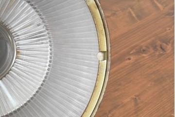 《引っ掛けシーリング式ペンダントライト加工費込み》　イギリスヴィンテージ　インダストリアルな空間に!　内側にガラスシェードを備えたペンダントライト　(R-089777)