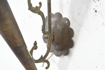 中古　モロッコ　希少デザイン　上下どちらでも取り付けられる!　透かし細工とカボション装飾のウォールライト　(R-089784)