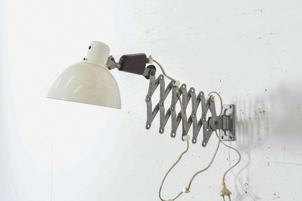 ヨーロッパヴィンテージ　VEB Zweckleuchtenbau Dresden　東ドイツの産業用シザーランプ　(R-089786)