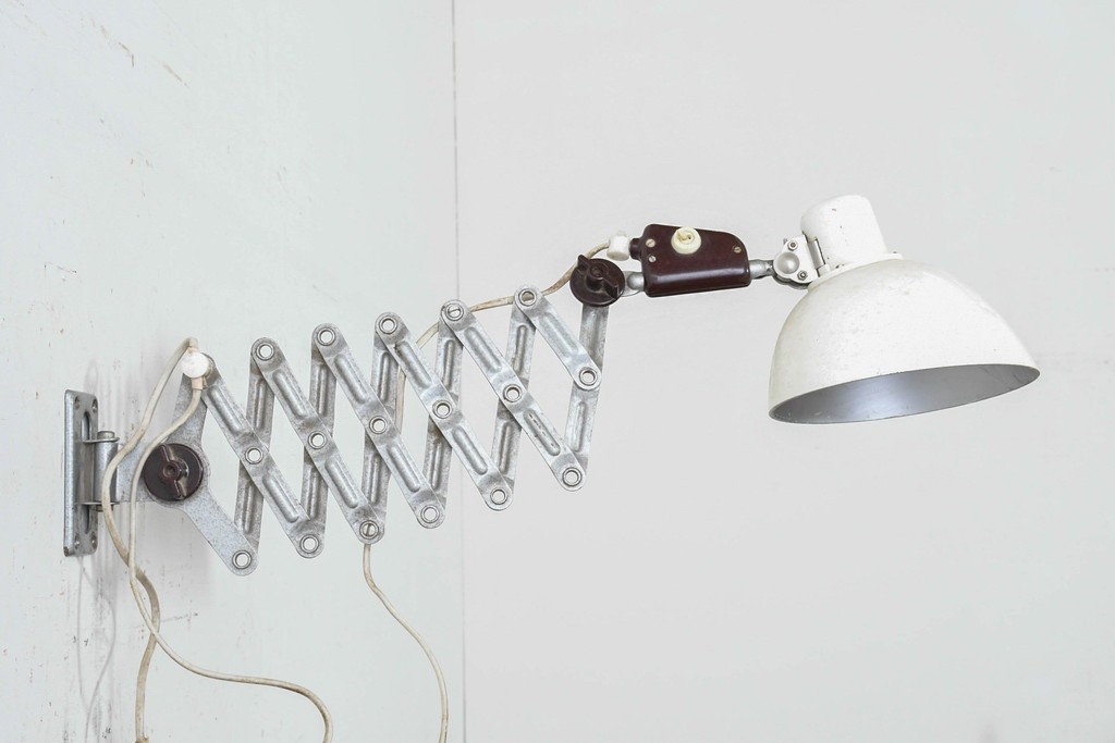ヨーロッパヴィンテージ　VEB Zweckleuchtenbau Dresden　東ドイツの産業用シザーランプ　(R-089786)