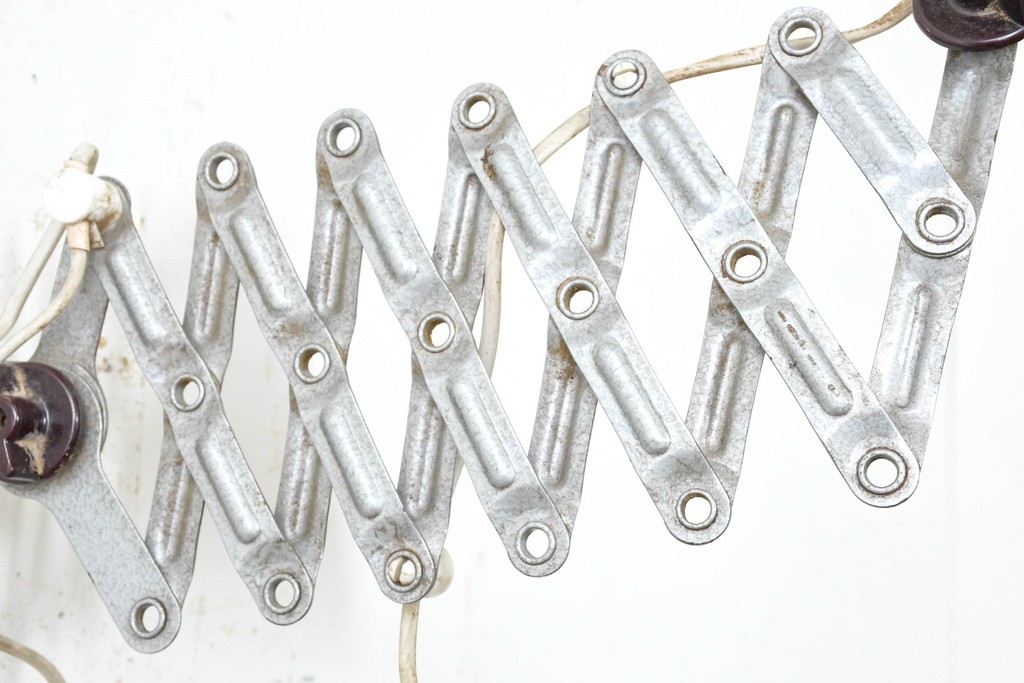 ヨーロッパヴィンテージ　VEB Zweckleuchtenbau Dresden　東ドイツの産業用シザーランプ　(R-089786)