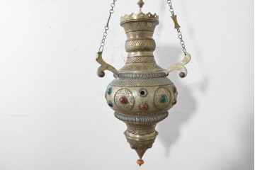 アジアンヴィンテージ　インド　高級工芸品　真鍮　宝石象嵌風の装飾が異国の宮殿を思わせる大型のランタン型ペンダントライト　(R-089789)