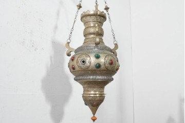アジアンヴィンテージ　インド　高級工芸品　真鍮　宝石象嵌風の装飾が異国の宮殿を思わせる大型のランタン型ペンダントライト　(R-089789)