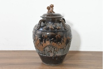 アジアン雑貨　玉取り獅子のつまみが可愛らしい蓋付き四耳壺　(R-089792)