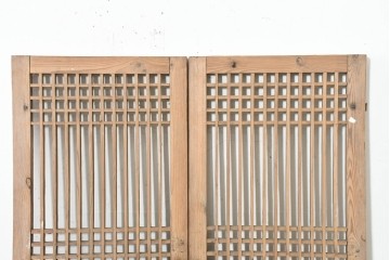 中国アンティーク建具　1900年頃　李朝風建具　均整の取れた格子意匠が魅力の窓2枚(1対)セット　(R-089795)