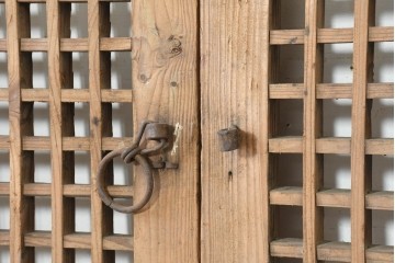 中国アンティーク建具　1900年頃　李朝風建具　均整の取れた格子意匠が魅力の窓2枚(1対)セット　(R-089795)