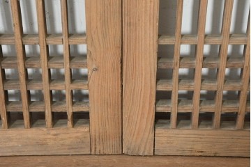中国アンティーク建具　1900年頃　李朝風建具　均整の取れた格子意匠が魅力の窓2枚(1対)セット　(R-089795)