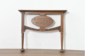 イギリスアンティーク　オーク材　LIBERTY HALL　回転プレート付き木製看板　(R-089797)