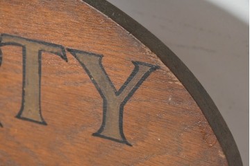 イギリスアンティーク　オーク材　LIBERTY HALL　回転プレート付き木製看板　(R-089797)