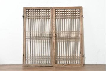 中国アンティーク建具　1900年頃　李朝風建具　均整の取れた格子意匠が魅力の窓2枚(1対)セット　(R-089806)