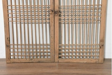 中国アンティーク建具　1900年頃　李朝風建具　均整の取れた格子意匠が魅力の窓2枚(1対)セット　(R-089806)