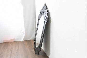 中古　美品　イタリアンデザイン　華やかな装飾が目を引くウォールミラー　(R-089807)