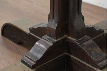 アジアンヴィンテージ　フレンチスタイル　真鍮プレート付きの上品なスクエアテーブル　(R-089820)