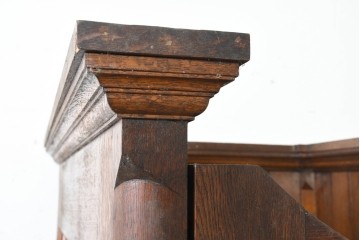 イギリスアンティーク　1870年から1910年頃　オーク材　激レア!　希少な教会家具　ワークブースや試着室などの店舗什器としておすすめ　モールディング装飾の意匠が美しい懺悔室　(R-089822)