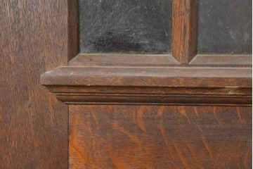 イギリスアンティーク　1870年から1910年頃　オーク材　激レア!　希少な教会家具　ワークブースや試着室などの店舗什器としておすすめ　モールディング装飾の意匠が美しい懺悔室　(R-089822)