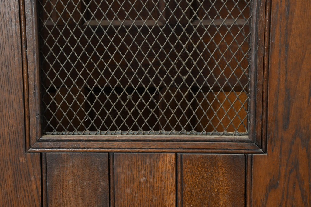 イギリスアンティーク　1870年から1910年頃　オーク材　激レア!　希少な教会家具　ワークブースや試着室などの店舗什器としておすすめ　モールディング装飾の意匠が美しい懺悔室　(R-089822)