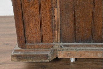 イギリスアンティーク　1870年から1910年頃　オーク材　激レア!　希少な教会家具　ワークブースや試着室などの店舗什器としておすすめ　モールディング装飾の意匠が美しい懺悔室　(R-089822)
