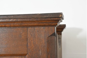 イギリスアンティーク　1870年から1910年頃　オーク材　激レア!　希少な教会家具　ワークブースや試着室などの店舗什器としておすすめ　モールディング装飾の意匠が美しい懺悔室　(R-089822)