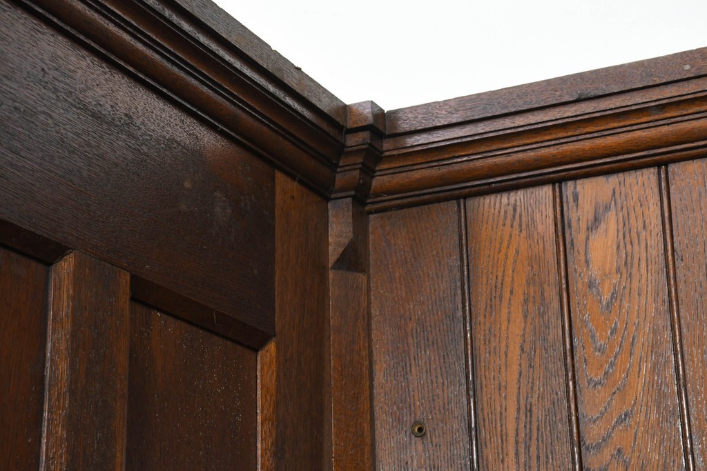 イギリスアンティーク　1870年から1910年頃　オーク材　激レア!　希少な教会家具　ワークブースや試着室などの店舗什器としておすすめ　モールディング装飾の意匠が美しい懺悔室　(R-089822)