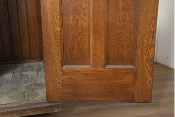 イギリスアンティーク　1870年から1910年頃　オーク材　激レア!　希少な教会家具　ワークブースや試着室などの店舗什器としておすすめ　モールディング装飾の意匠が美しい懺悔室　(R-089822)