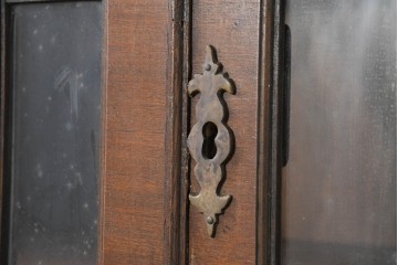 イギリスアンティーク　1930年頃　マホガニー材　クラシカルな佇まいが魅力のビューローブックケース　(R-089825)