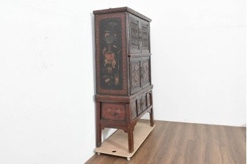 中古　中国アンティーク調　彫刻をふんだんにあしらったオリエンタルな2段重ねキャビネット　(R-089826)