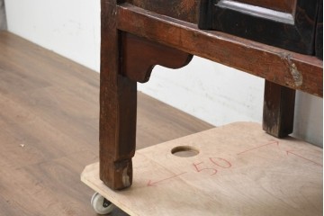 中古　中国アンティーク調　彫刻をふんだんにあしらったオリエンタルな2段重ねキャビネット　(R-089826)