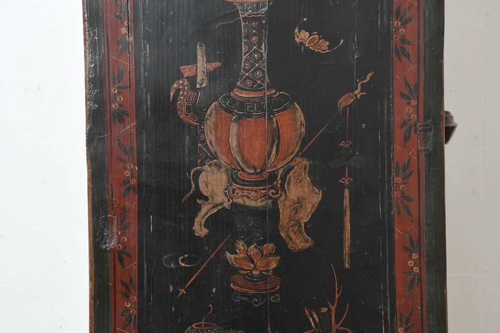 中古　中国アンティーク調　彫刻をふんだんにあしらったオリエンタルな2段重ねキャビネット　(R-089826)