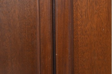 イギリスアンティーク　1920年から1930年頃　マホガニー材　多彩な収納を備えたクラシカルなワードローブ　(R-089828)