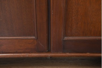 イギリスアンティーク　1920年から1930年頃　マホガニー材　多彩な収納を備えたクラシカルなワードローブ　(R-089828)