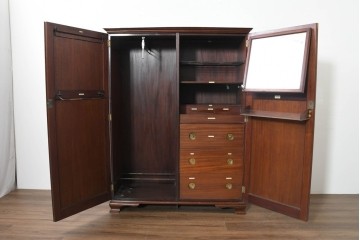 イギリスアンティーク　1920年から1930年頃　マホガニー材　多彩な収納を備えたクラシカルなワードローブ　(R-089828)
