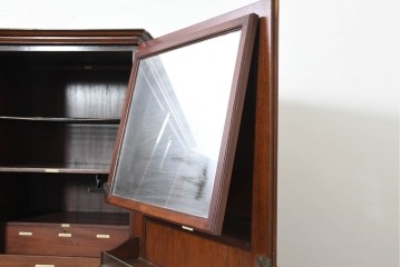 イギリスアンティーク　1920年から1930年頃　マホガニー材　多彩な収納を備えたクラシカルなワードローブ　(R-089828)