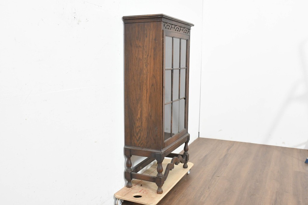 イギリスアンティーク　1930年頃　オーク材　格子ガラス戸が上品なキャビネット　(R-089829)