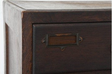 イギリスアンティーク　1940年から1960年頃　オーク材　8杯の引き出しを備えた縦型チェスト　(R-089833)