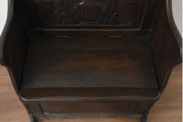 イギリスアンティーク　1890年から1920年頃　オーク材　座面下に収納を備えたクラシカルなチェア　(R-089834)